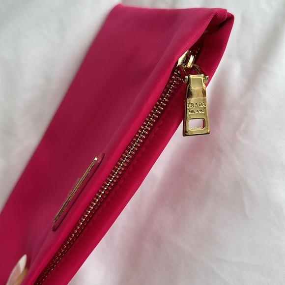 Clutch bag with zipper closure - Picture 2 of 6